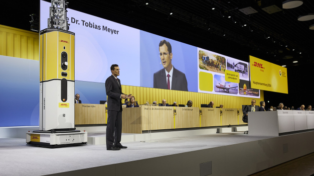 Namenswechsel und Strukturreform: Aktionäre ebnen Weg für DHL AG - Tobias Meyer, CEO DHL Group, bei der Hauptversammlung - Quelle: DHL Group